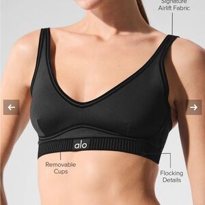 ALO Yoga Airlift Line Up Bra